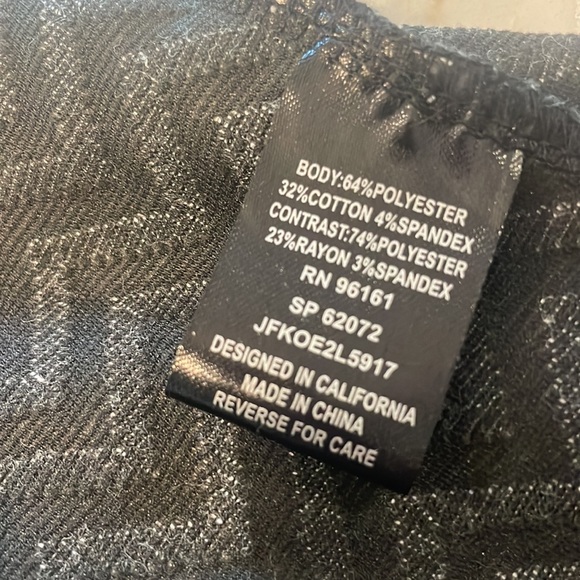 BLACK AND WHITE CHEVRON PATTERN DRESS - Picture 6 of 6